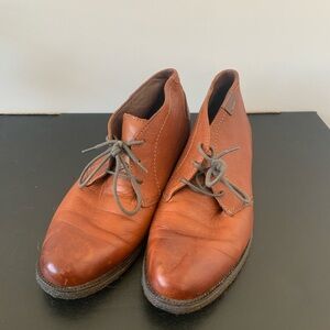 Johnston & Murphy Tan Chukka Boots
